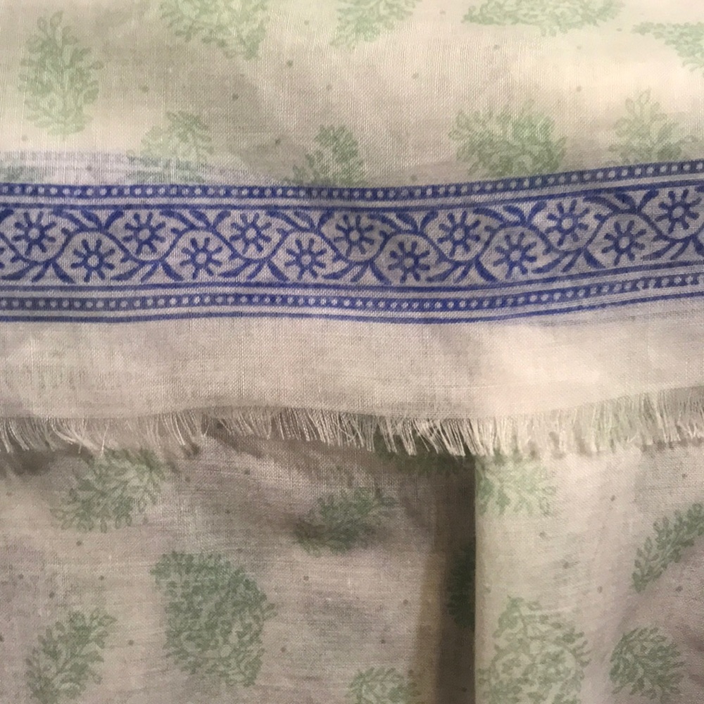 Patterned Scarf - Picture 2 of 3